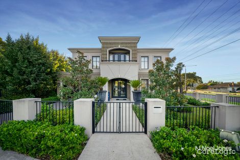 2 Sevenoaks Rd, Burwood East, VIC 3151