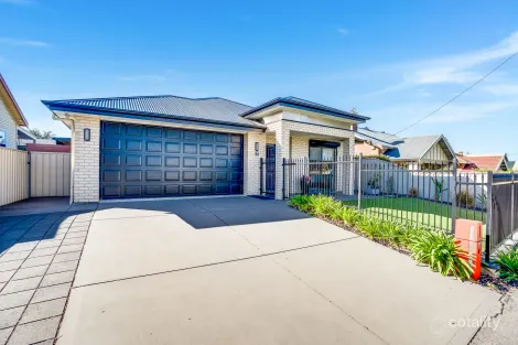 54 Hill St, Victor Harbor, SA 5211