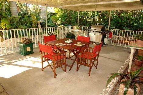 2/16 Orkney Pl, Labrador, QLD 4215