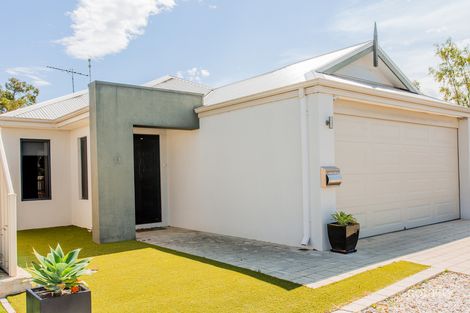 Property photo of 11 Atley Pass Carramar WA 6031