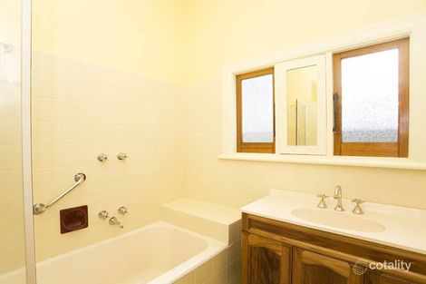 Property photo of 16 Springhall Parade Pascoe Vale South VIC 3044