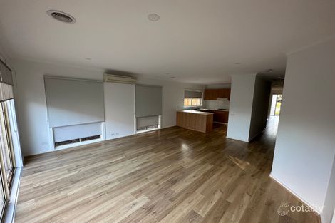 Property photo of 2 Tintern Loop Hillside VIC 3037