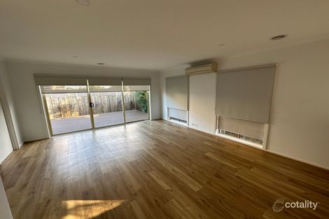 Property photo of 2 Tintern Loop Hillside VIC 3037