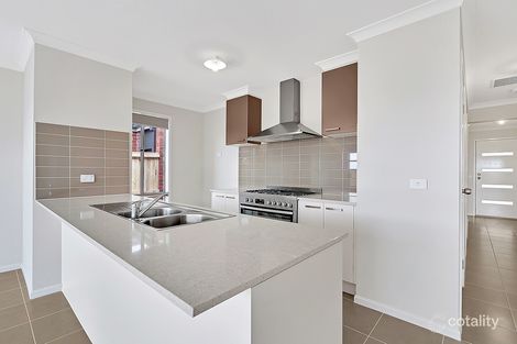 Property photo of 3 Roseneath Way Mickleham VIC 3064