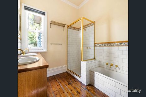 Property photo of 6 Middleborough Road Burwood East VIC 3151