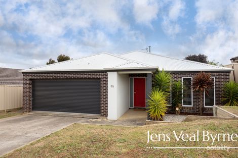 35 Tulloch Rise, Canadian, VIC 3350