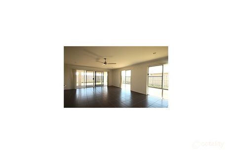 Property photo of 24 Whitehaven Drive Blacks Beach QLD 4740