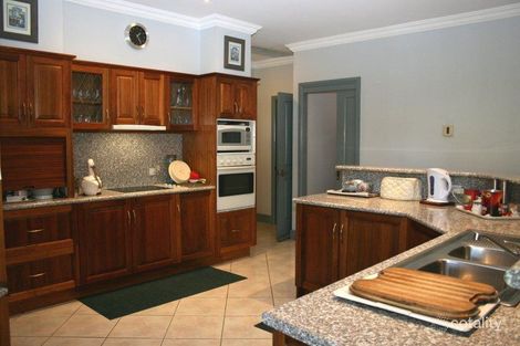 Property photo of 10 Westcott Place Bellbowrie QLD 4070