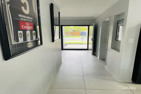 Property photo of 28 The Avenue Trinity Park QLD 4879