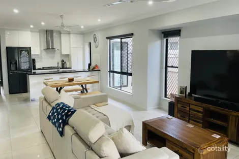 Property photo of 28 The Avenue Trinity Park QLD 4879