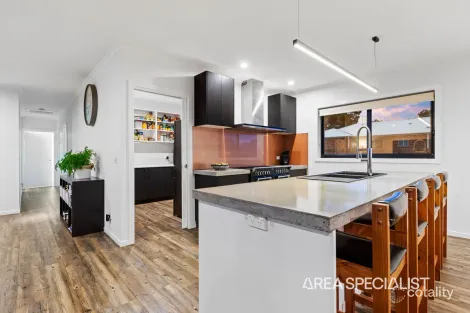 Property photo of 38 Alvina Crescent Surf Beach VIC 3922