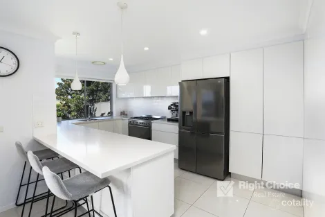 Property photo of 3 Stockyard Crescent Horsley NSW 2530