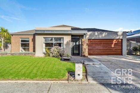 7 Brookwater Pde, Lyndhurst, VIC 3975