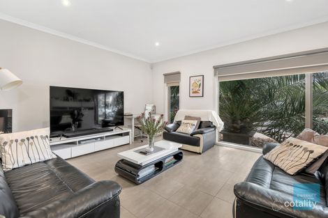 Property photo of 20 Boathouse Drive Caroline Springs VIC 3023