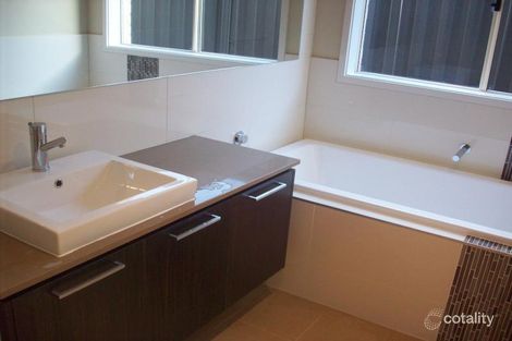 Property photo of 118 Kinglake Drive Manor Lakes VIC 3024