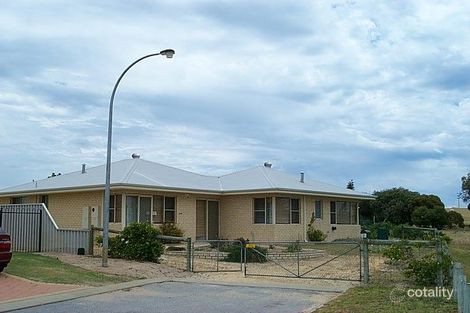 Property photo of 2 Greencroft Gardens Warnbro WA 6169
