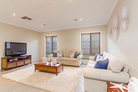 Property photo of 11 Oakdean Boulevard Ocean Grove VIC 3226