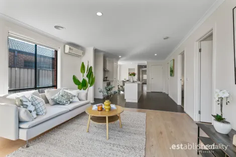 Property photo of 14 Elegante Road Point Cook VIC 3030