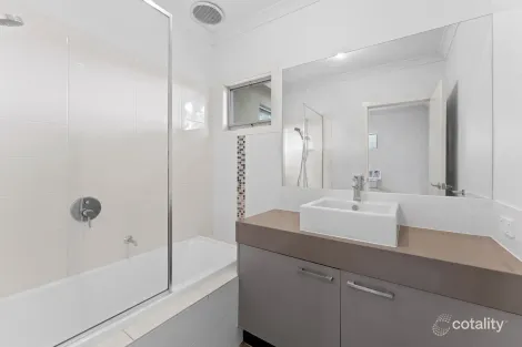 Property photo of 1/18 Cabena Crescent Chadstone VIC 3148