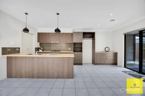 Property photo of 42 Moondara Street Tarneit VIC 3029