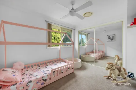 Property photo of 10 Lavender Grove Shellharbour NSW 2529