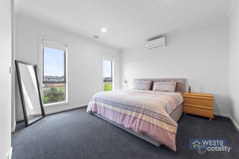 Property photo of 30 Beehive Drive Williams Landing VIC 3027