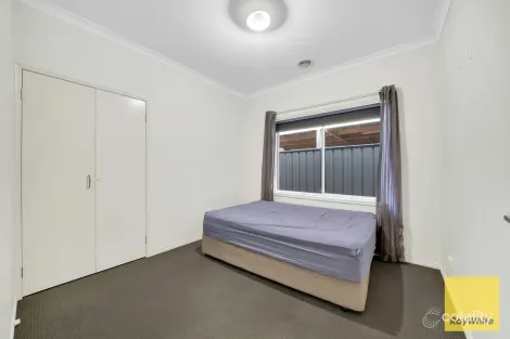 Property photo of 92 Hummingbird Boulevard Tarneit VIC 3029
