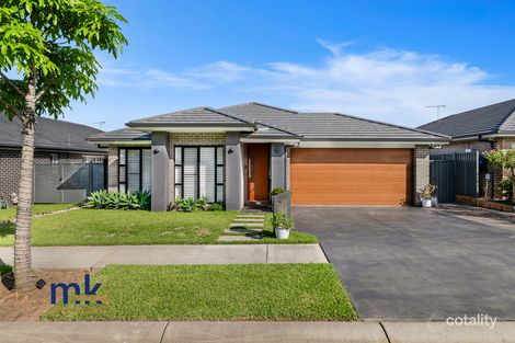 Property photo of 14 Arkenstone Way Leppington NSW 2179
