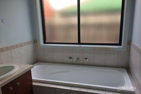 Property photo of 14 Topaz Place St Albans VIC 3021