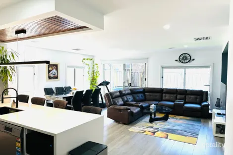 72 Quill Cct, Kalkallo, VIC 3064