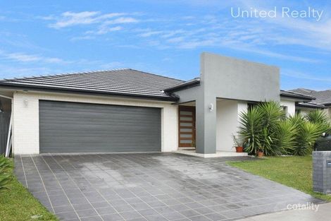 4 Hargrave Ave, Middleton Grange, NSW 2171