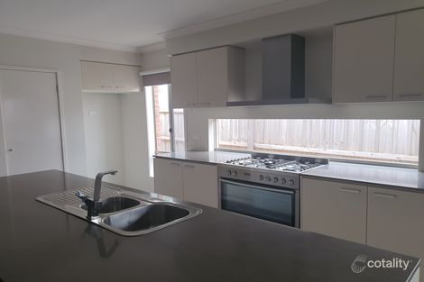 Property photo of 12 Onyx Crescent Officer VIC 3809
