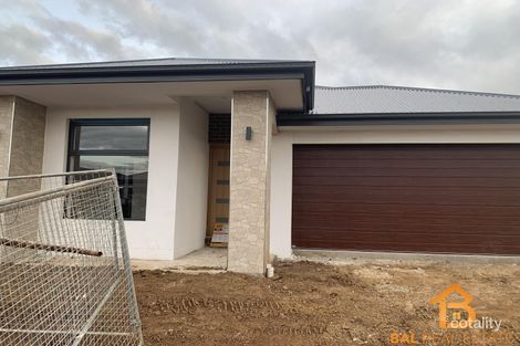 Property photo of 35 Feathertop Avenue Weir Views VIC 3338
