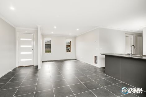 Property photo of 42 Jacana Way Armstrong Creek VIC 3217