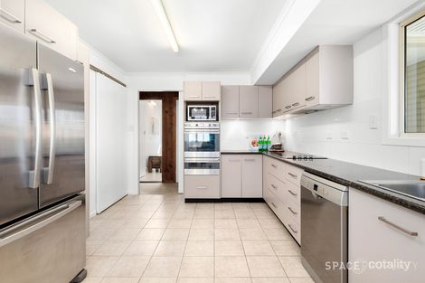 Property photo of 22 Yanderra Avenue Arana Hills QLD 4054