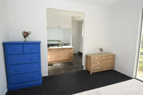 Property photo of 52 Poinciana Avenue Rifle Range QLD 4311