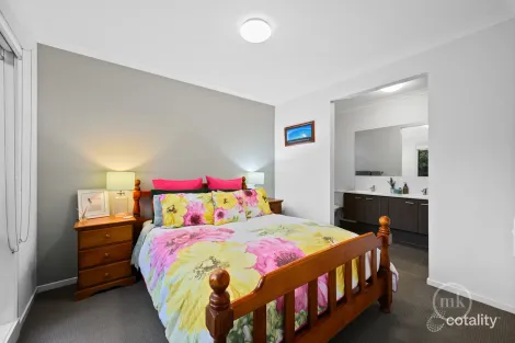 Property photo of 62 Loudon Circuit Craigieburn VIC 3064