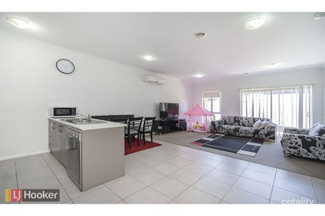Property photo of 2/25 Ballybunion Avenue Craigieburn VIC 3064