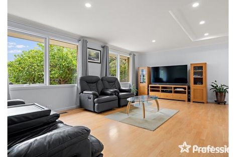 Property photo of 17 Savanna Drive Mooroolbark VIC 3138