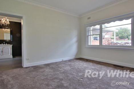 Property photo of 28 Wadham Parade Mount Waverley VIC 3149