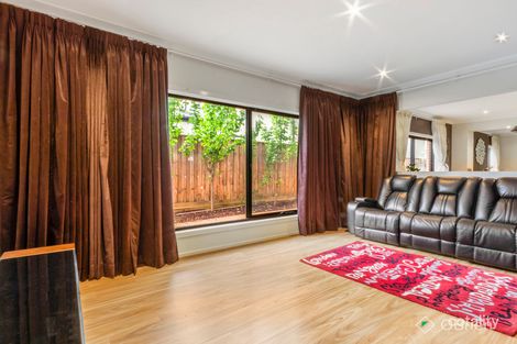 Property photo of 19 Gomery Court Berwick VIC 3806