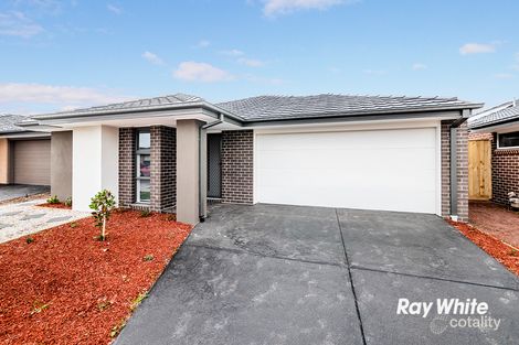 Property photo of 16 Millicent Parade Officer VIC 3809