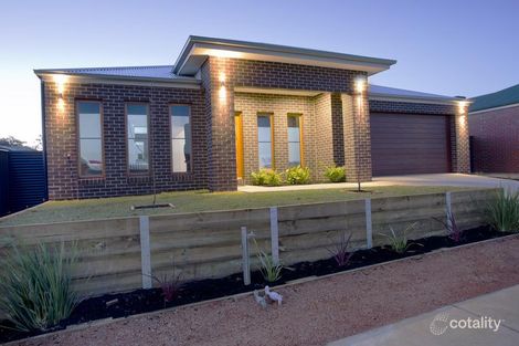 8 Barnbougle Pl, Eaglehawk, VIC 3556