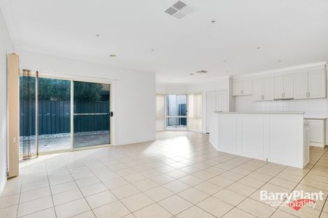 Property photo of 17 Trish Walk Werribee VIC 3030