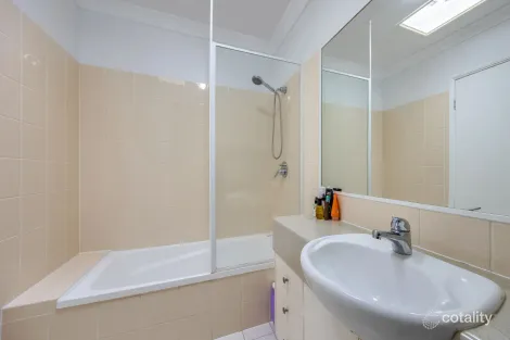 Property photo of 9/20 Brown Street Labrador QLD 4215