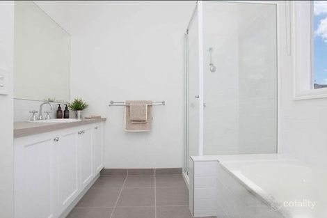 Property photo of 22 Etheridge Rise Caroline Springs VIC 3023