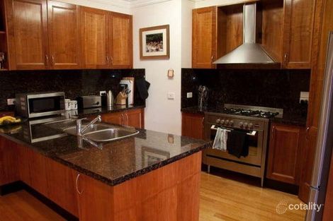 2/12 Crete Ave, Ashburton, VIC 3147