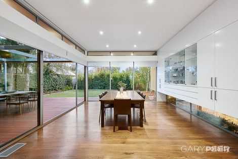 Property photo of 19 Orrong Crescent Caulfield North VIC 3161