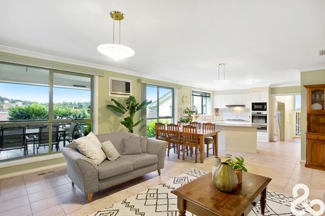 Property photo of 6 Symon Crescent Greensborough VIC 3088