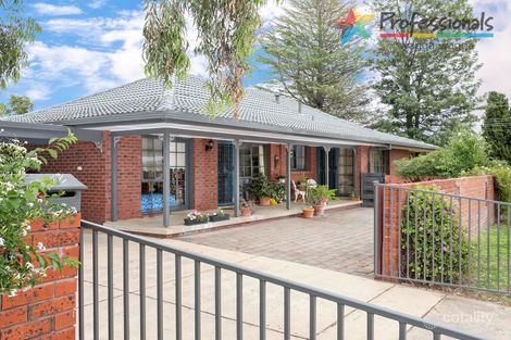 Property photo of 2 Telopea Crescent Lake Albert NSW 2650